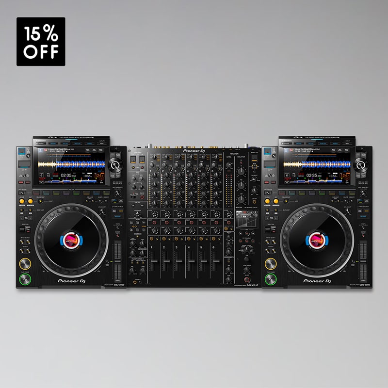 Zwei DJ-Bundle 01 | DJM V10 + CDJ 3000 auf grauem Hintergrund, verfügbar für DJ-Equipment mieten in Berlin.